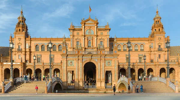 Plaza de España, jardines y edificios de Sevilla.